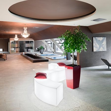 Holiday Inn Trnava By Ihg Esterno foto