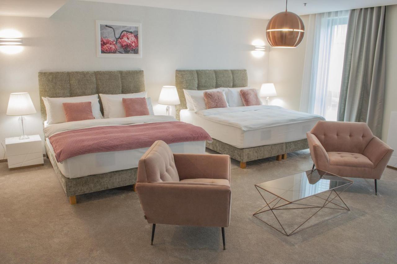 Holiday Inn Trnava By Ihg Esterno foto