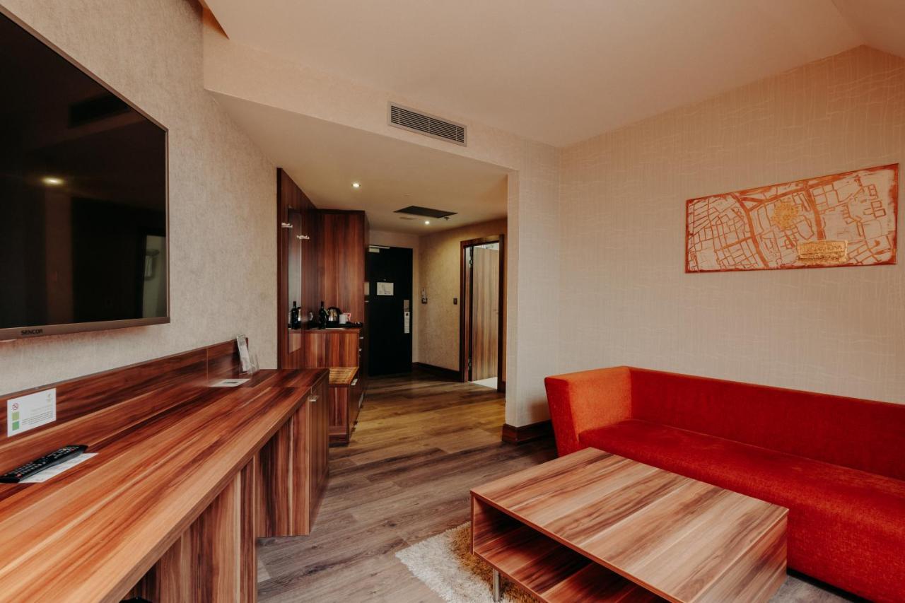 Holiday Inn Trnava By Ihg Esterno foto
