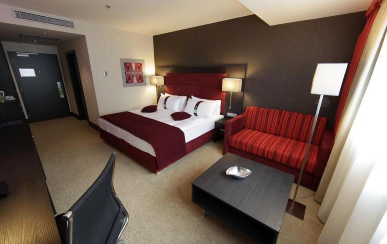 Holiday Inn Trnava By Ihg Esterno foto