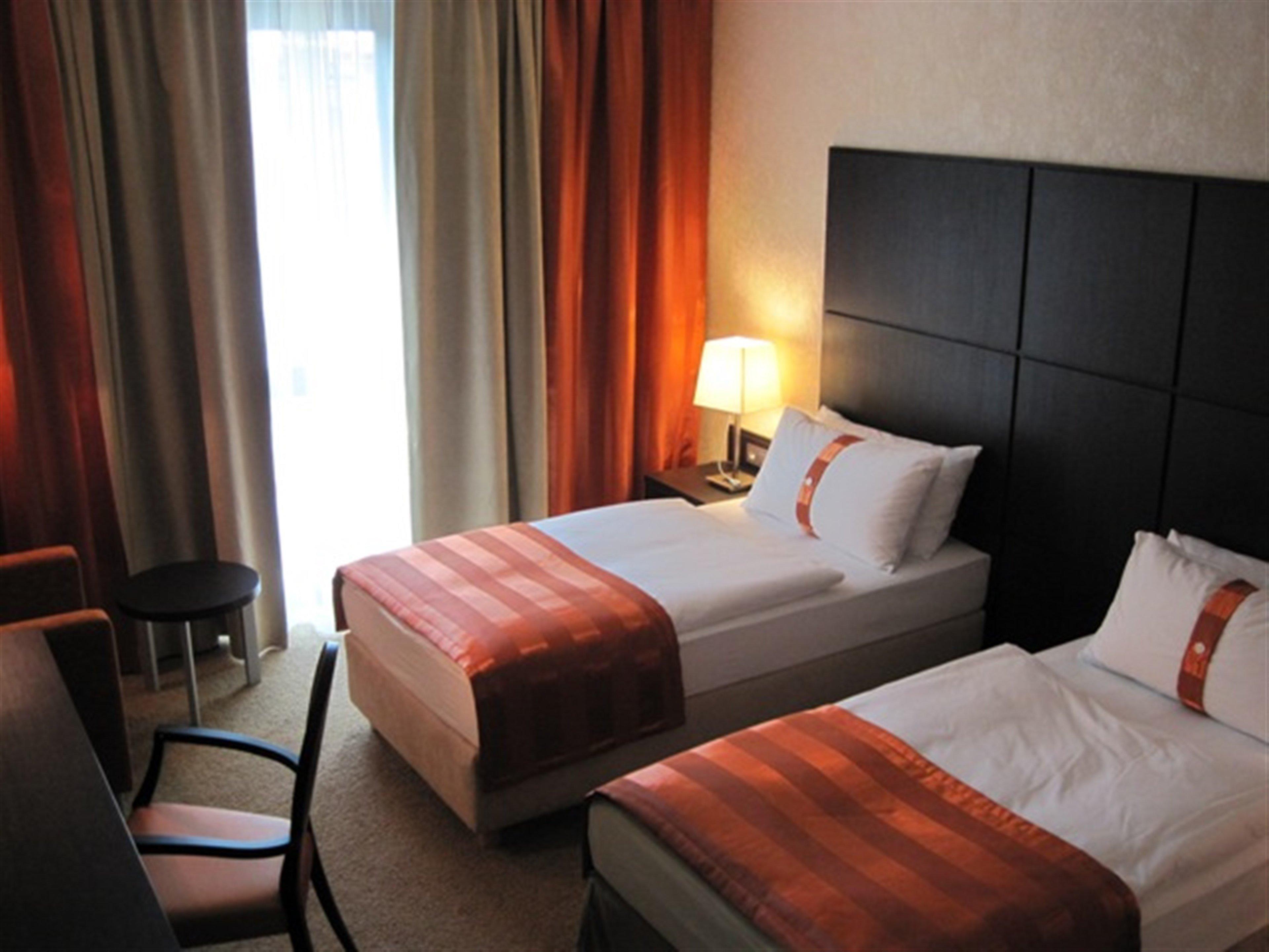 Holiday Inn Trnava By Ihg Esterno foto