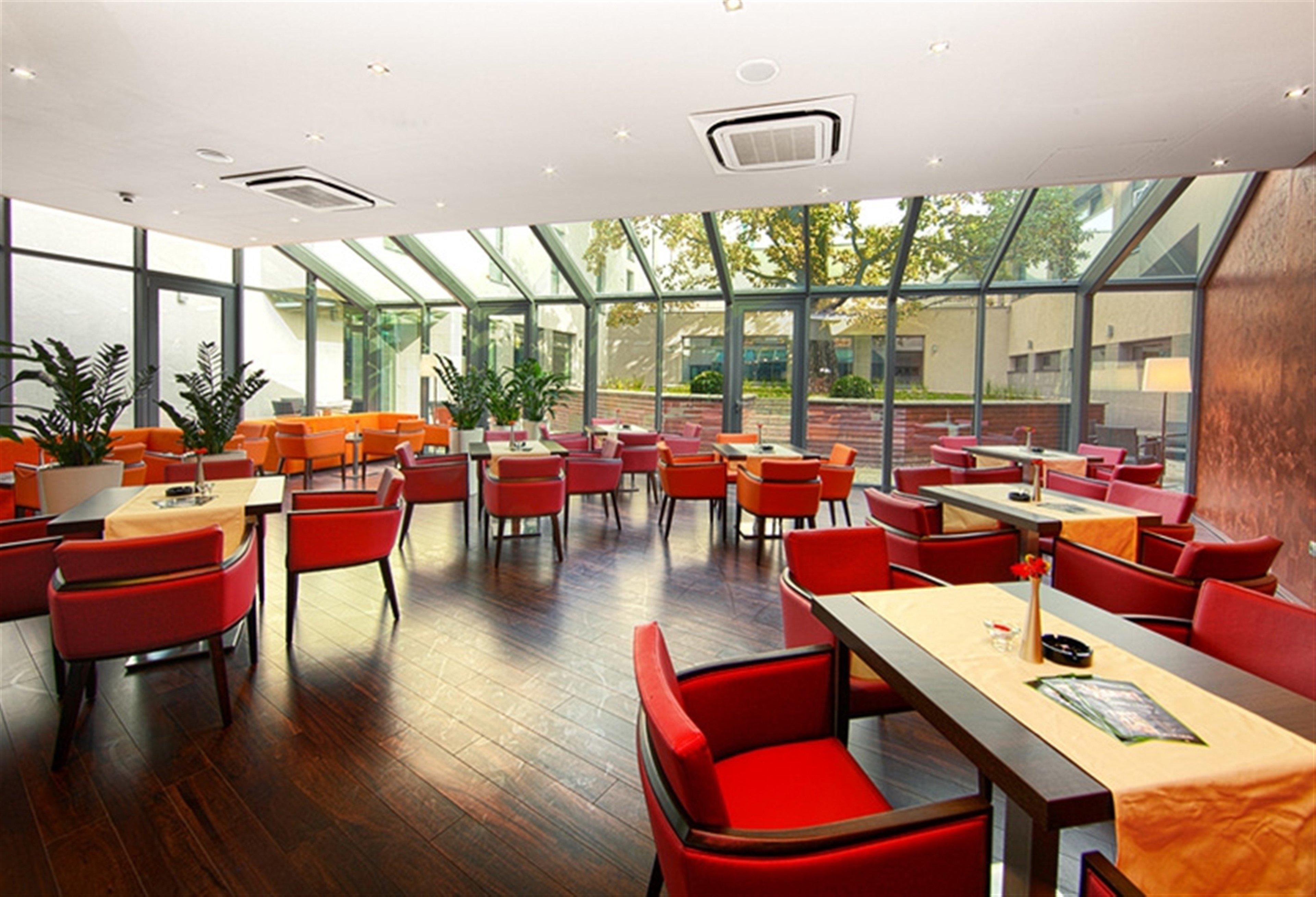 Holiday Inn Trnava By Ihg Esterno foto