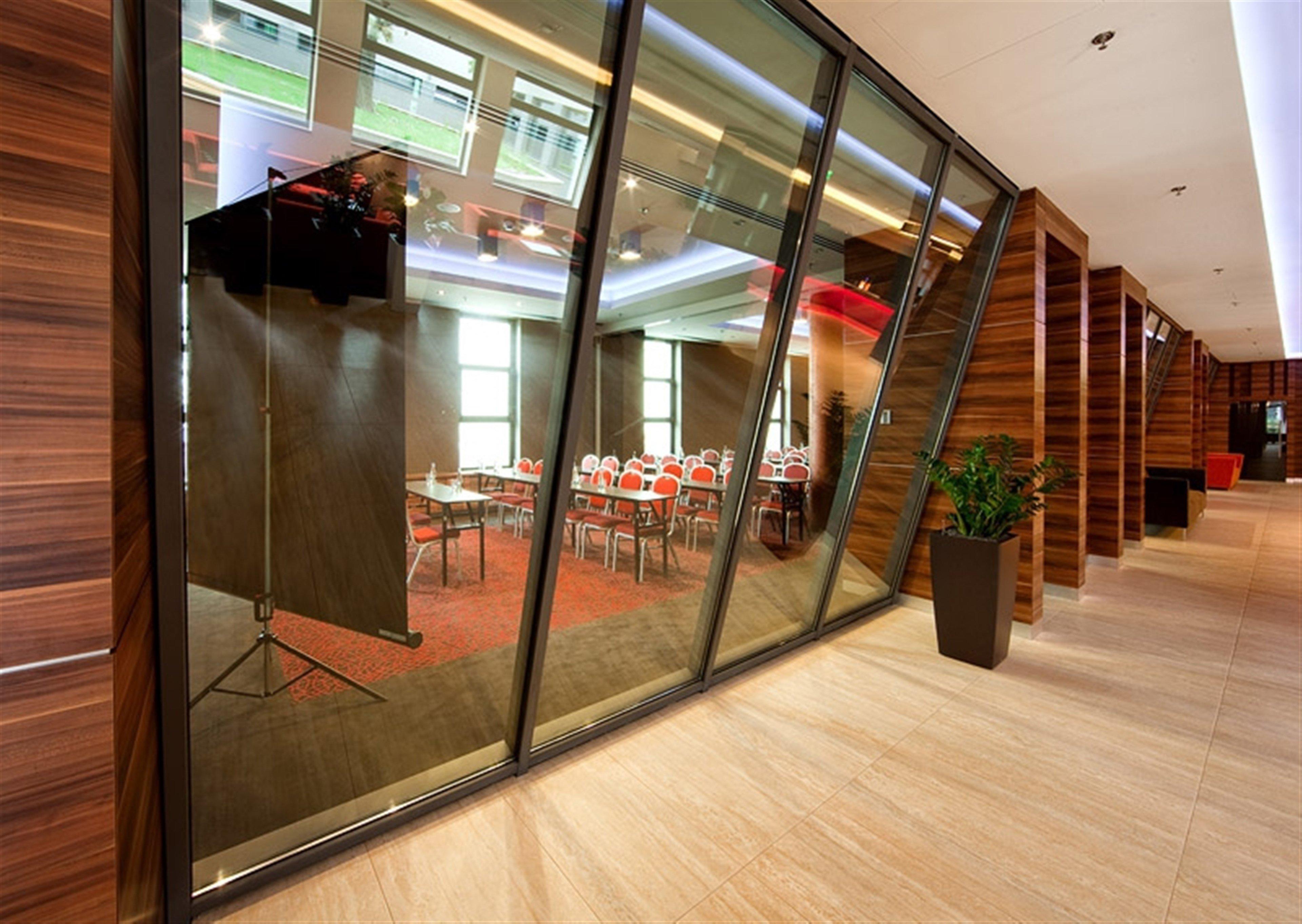 Holiday Inn Trnava By Ihg Servizi foto