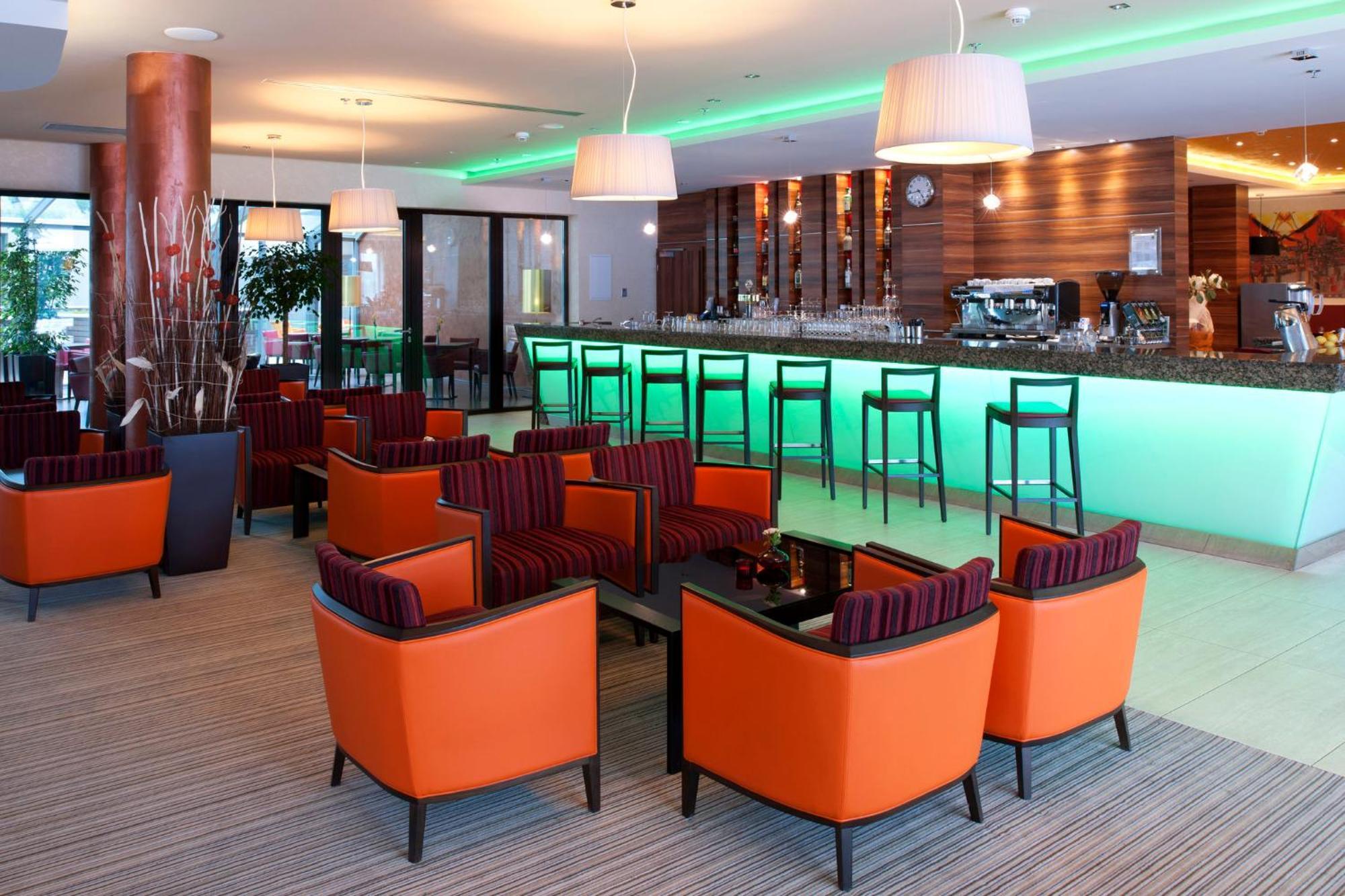 Holiday Inn Trnava By Ihg Esterno foto
