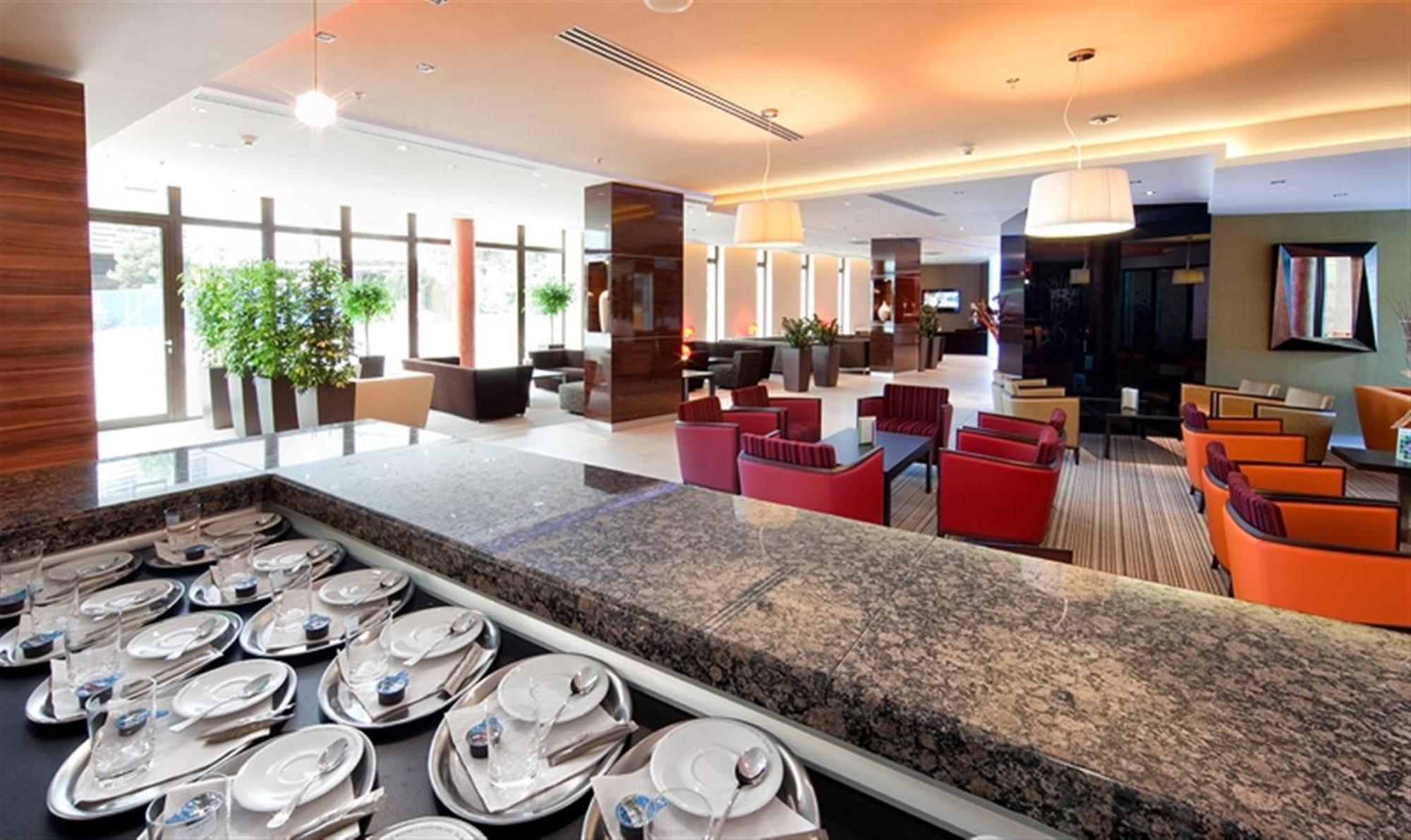 Holiday Inn Trnava By Ihg Esterno foto