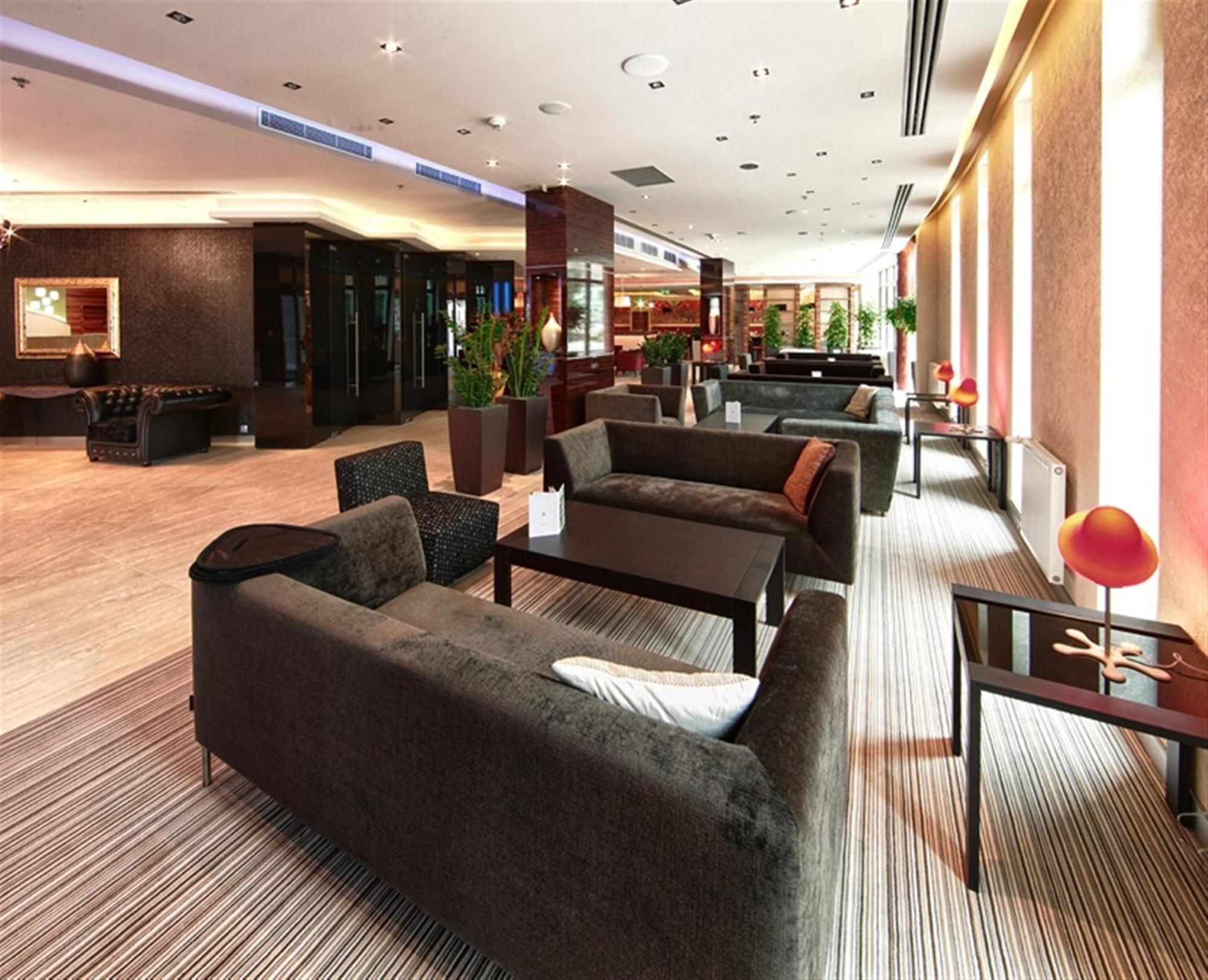 Holiday Inn Trnava By Ihg Esterno foto