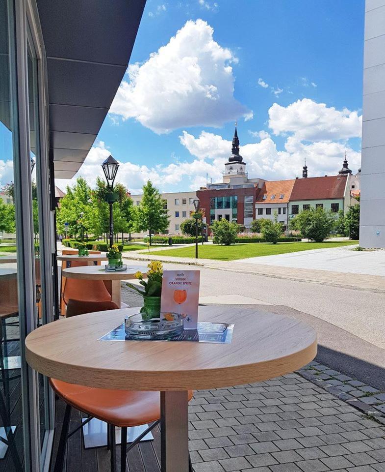 Holiday Inn Trnava By Ihg Esterno foto